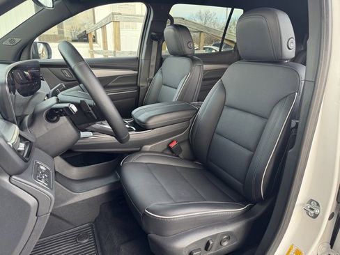 Used 2025 Buick Enclave Preferred image 21