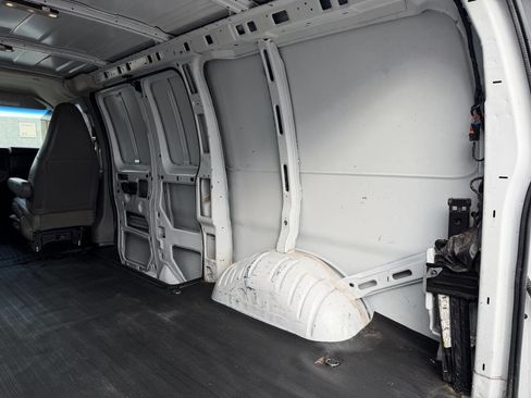 Used 2020 Chevrolet Express 2500 w/ Driver Convenience Package image 13