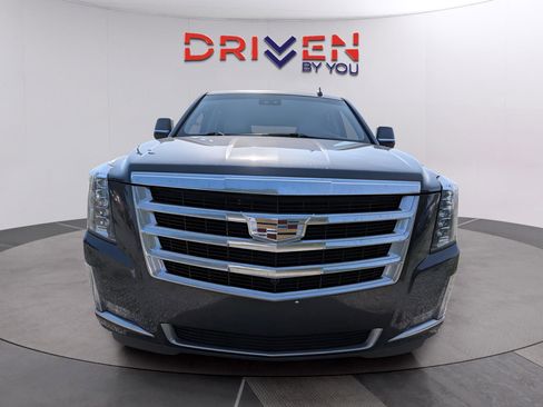 Used 2018 Cadillac Escalade Luxury RWD image 8