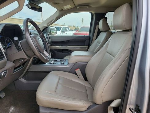 Used 2021 Ford Expedition XLT image 19