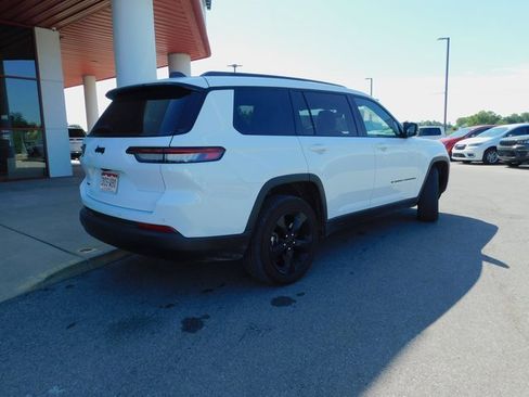 Used 2023 Jeep Grand Cherokee L Laredo image 9