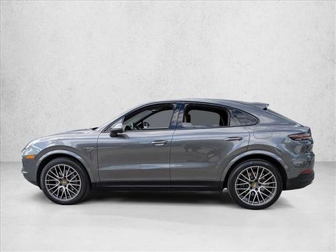 Used 2022 Porsche Cayenne E-Hybrid image 9