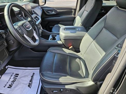 Used 2023 GMC Yukon SLT w/ SLT Luxury Package image 7