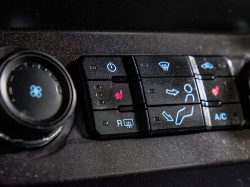 Used 2019 Ford F250 XLT w/ XLT Premium Package image 25