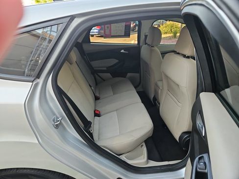Used 2016 Ford Focus SE FWD image 20