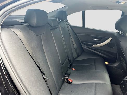 Used 2018 BMW 320i 320i w/ Convenience Package image 26