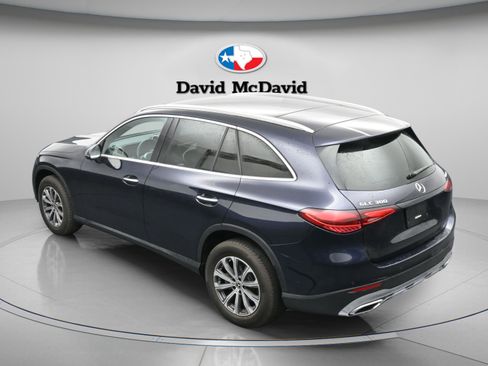 Used 2023 Mercedes-Benz GLC 300 4MATIC w/ Exclusive Trim Package image 28