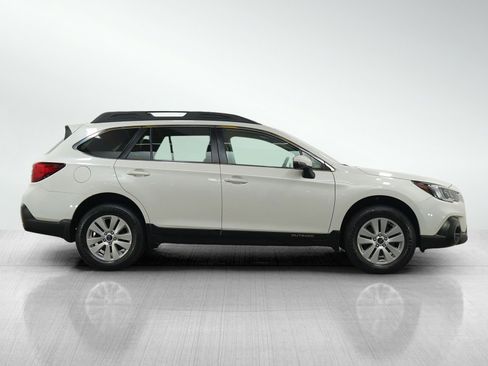 Used 2019 Subaru Outback 2.5i Premium w/ Popular Package #2 AWD/4WD image 6
