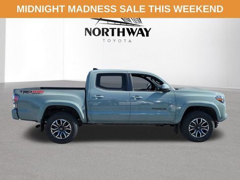 Used 2023 Toyota Tacoma TRD Sport image 3