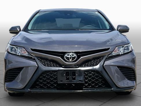 Used 2020 Toyota Camry SE FWD image 4