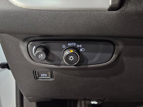 Used 2024 GMC Terrain SLE AWD/4WD image 24