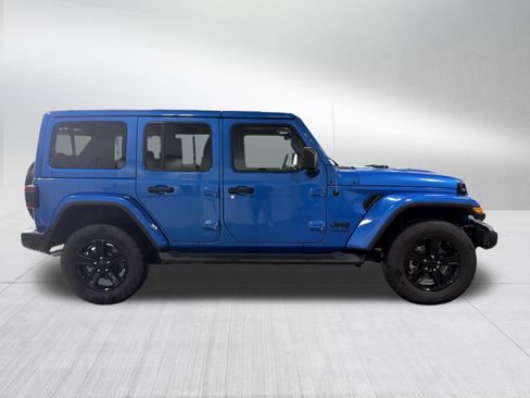 Used 2022 Jeep Wrangler Unlimited Sahara image 8