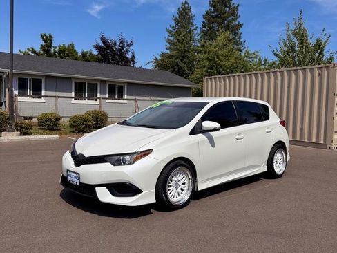 Used 2016 Scion iM FWD image 1