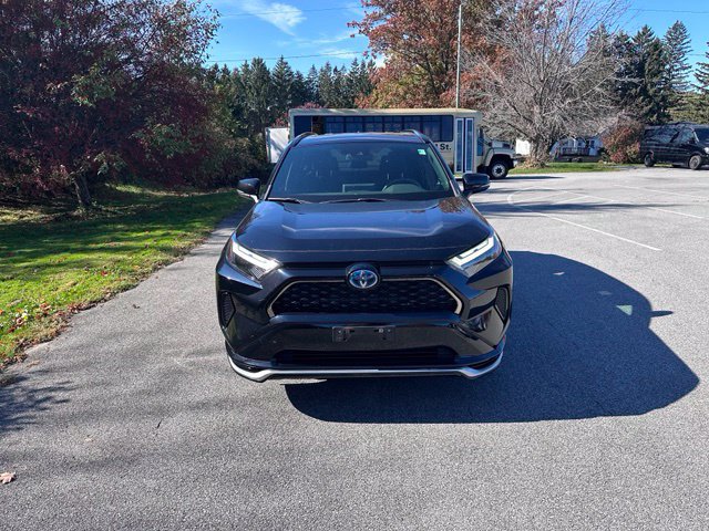 Used 2022 Toyota RAV4 SE w/ Weather & Moonroof Package AWD/4WD image 8
