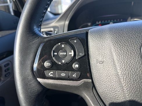 Used 2021 Honda Pilot Touring image 11