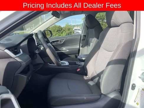 Used 2024 Toyota RAV4 XLE AWD/4WD image 20