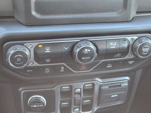 Used 2022 Jeep Wrangler Unlimited Sport image 30