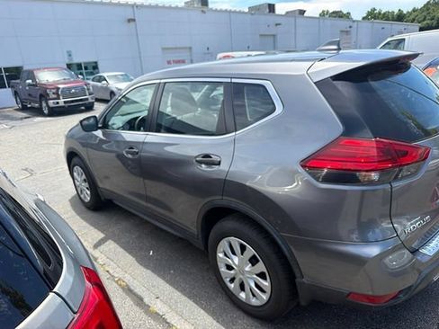 Used 2017 Nissan Rogue S AWD/4WD image 6
