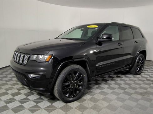 Used 2021 Jeep Grand Cherokee Laredo X image 9
