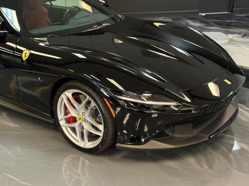 Used 2025 Ferrari Roma Spider RWD image 2