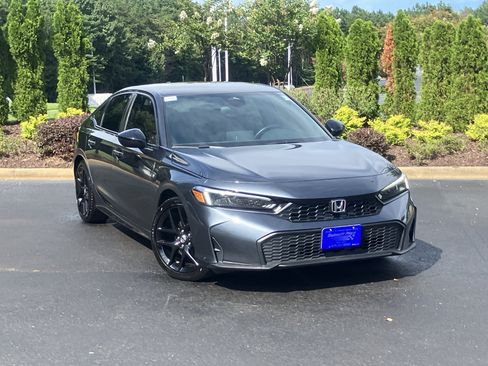 Used 2025 Honda Civic Sport image 2