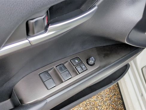 Used 2024 Toyota Camry SE image 13