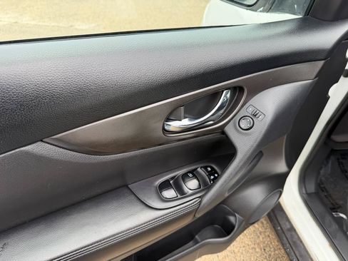Used 2014 Nissan Rogue S AWD/4WD image 10