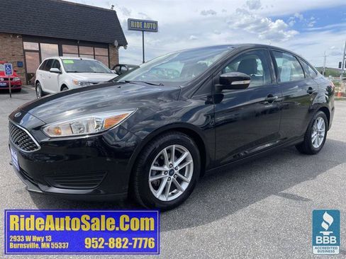 Used 2015 Ford Focus SE FWD image 1