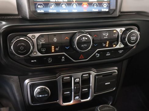 Used 2022 Jeep Gladiator Overland image 8