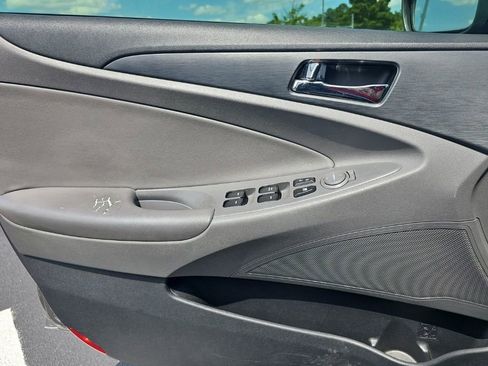 Used 2011 Hyundai Sonata SE FWD image 8