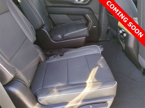 Used 2024 GMC Yukon SLT w/ SLT Luxury Package image 20