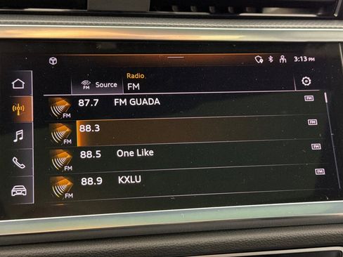 Used 2023 Audi Q3 2.0T Premium w/ Black Optic Sport Package image 17