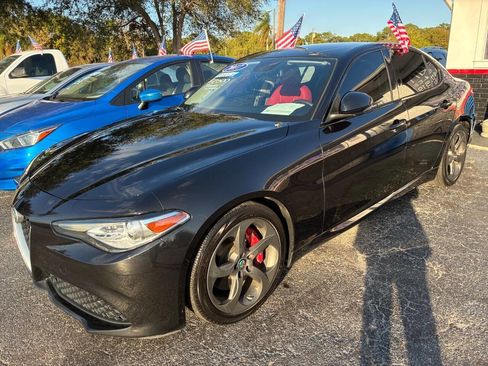 Used 2017 Alfa Romeo Giulia w/ Sport Appearance Package image 2