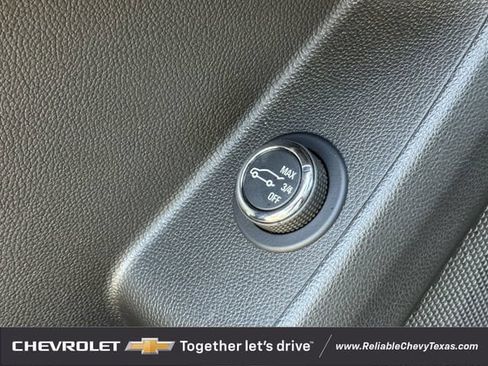 Used 2023 Chevrolet Traverse LT FWD image 28