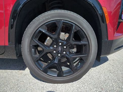 Used 2024 Chevrolet Traverse RS FWD image 11