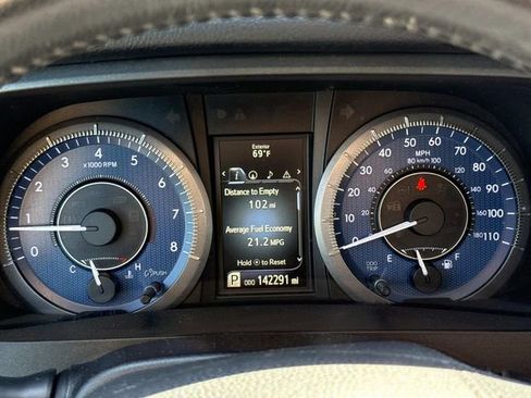 Used 2015 Toyota Sienna XLE Premium FWD image 26