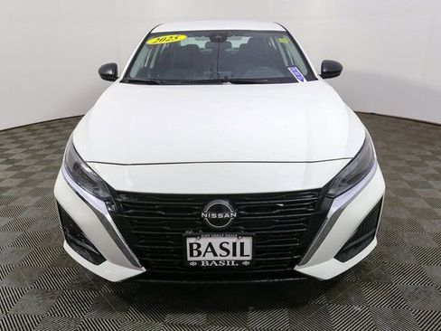 Used 2025 Nissan Altima 2.5 SV image 4