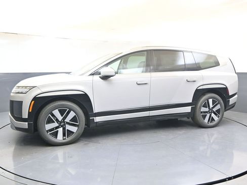 New 2026 Hyundai Ioniq 9 SEL image 2