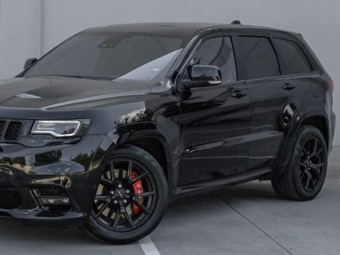 Used 2020 Jeep Grand Cherokee SRT AWD/4WD image 9