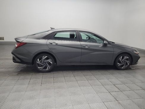 Used 2025 Hyundai Elantra SEL FWD image 10