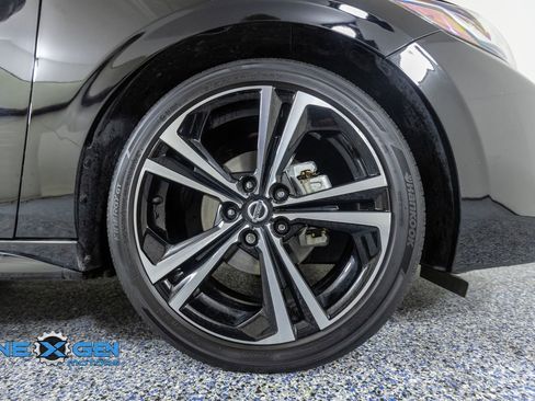 Used 2022 Nissan Sentra SR w/ SR Premium Package FWD image 44