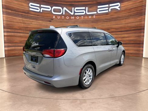 Used 2020 Chrysler Voyager Lxi FWD image 7