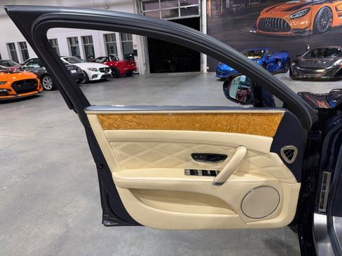 Used 2015 Bentley Flying Spur W12 image 49