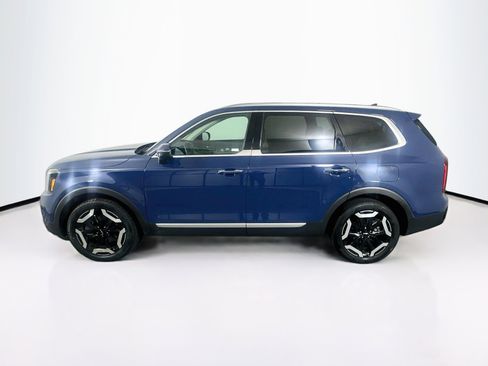 Used 2024 Kia Telluride S FWD image 4