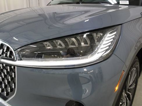 New 2026 Lincoln Aviator AWD image 31