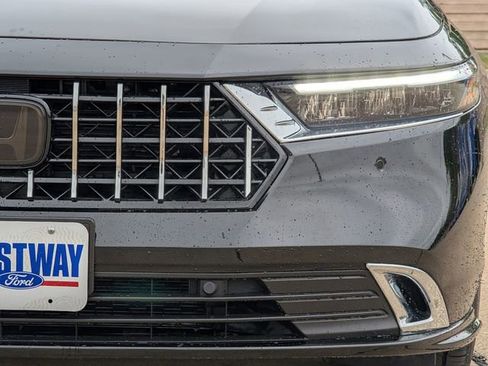 Used 2024 Honda Accord Touring image 8