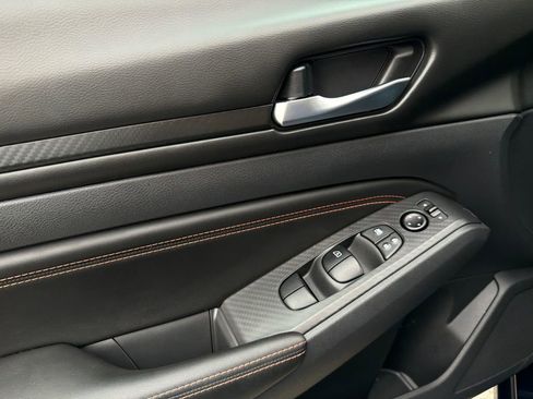 Used 2021 Nissan Altima 2.5 SR w/ SR Premium Package image 31