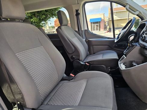 Used 2020 Ford Transit 150 XLT image 23