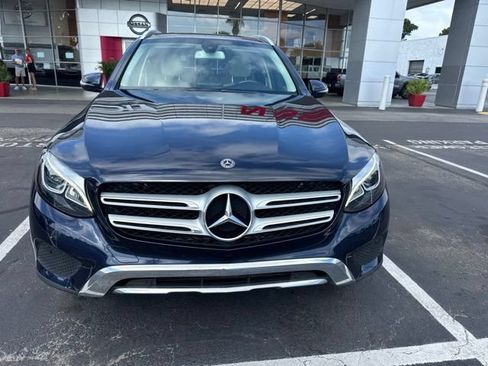 Used 2019 Mercedes-Benz GLC 300 4MATIC image 3