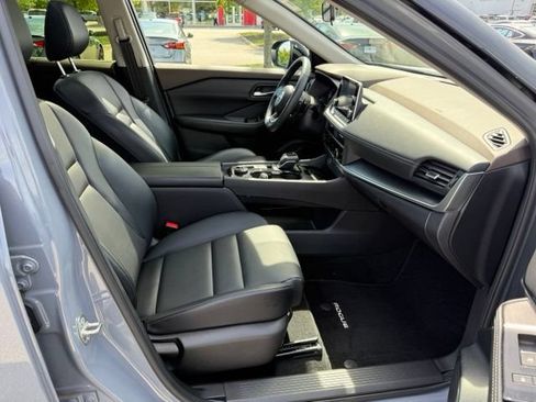 Certified 2023 Nissan Rogue SV w/ SV Premium B Package AWD/4WD image 34